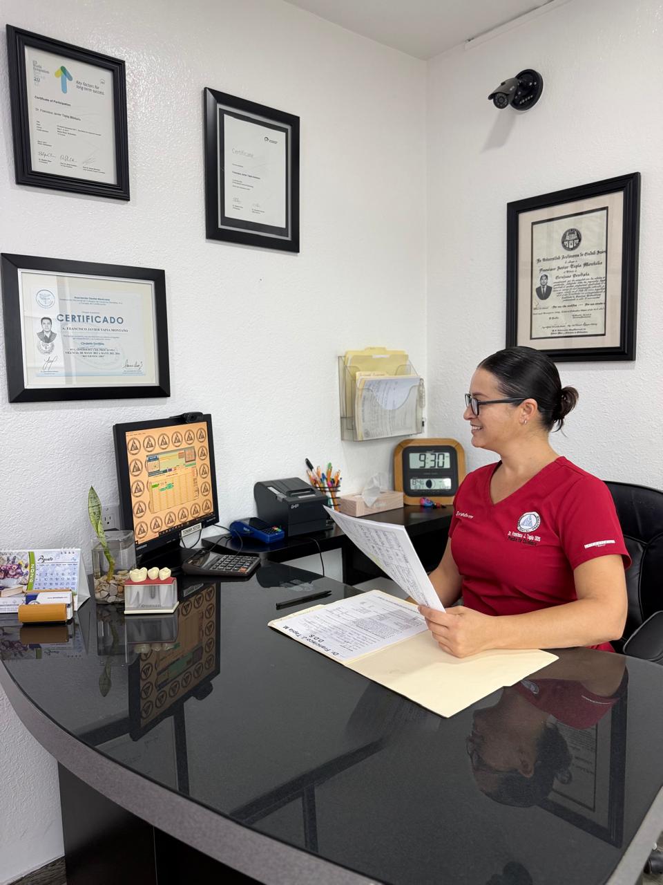 RECEPTION DESK